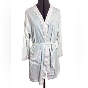 Eileen West Embroidered Ivory Robe Size Small